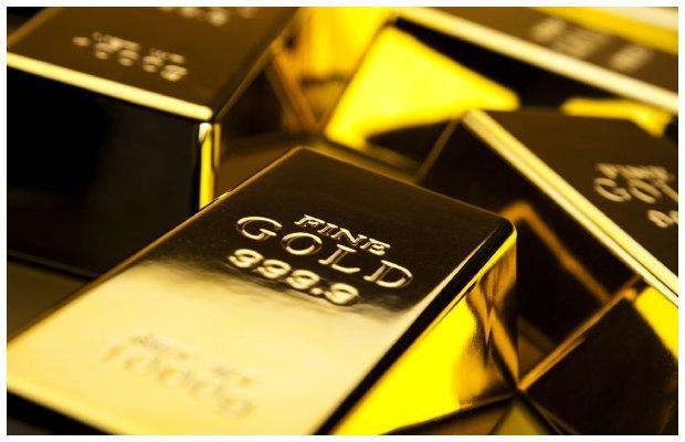 Gold price drops by Rs1,500 per tola in Pakistan