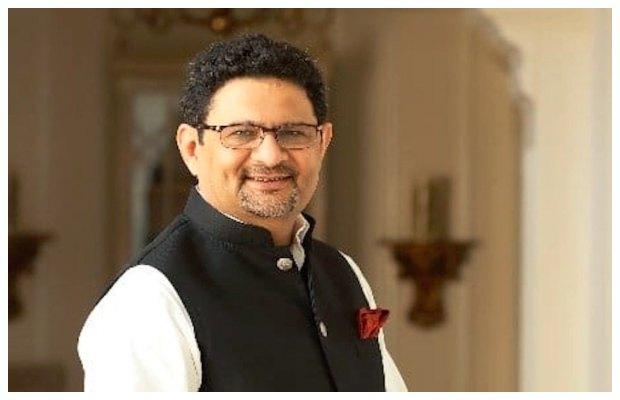 Miftah Ismail resigns from PML-N posts