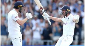 England wins the third Ashes test by 3 wickets