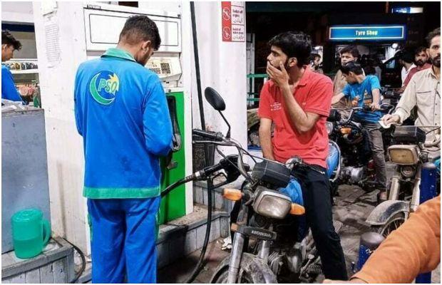 Petrol dealers defer nationwide strike for two days