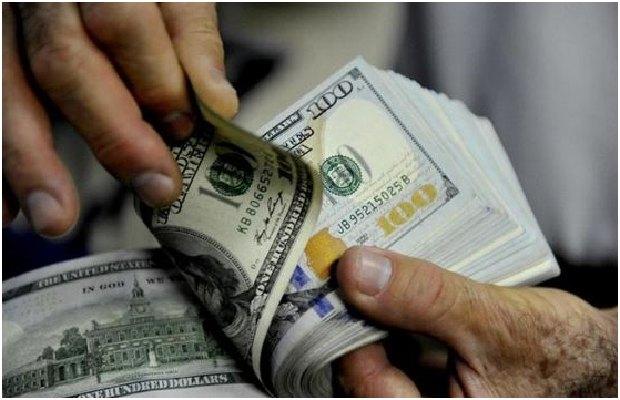 US dollar hits 315 against rupee in the open market