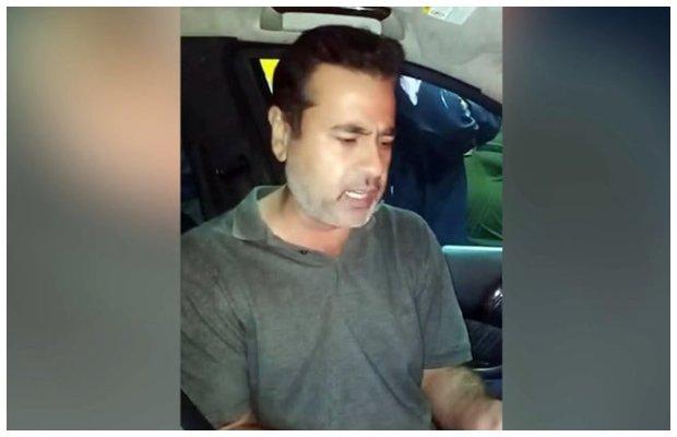 Anchorperson Imran Riaz reaches home after 4-months of disappearance