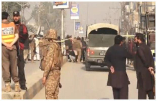 Blast targeting police in Peshawar leaves 7 injured including 3 children