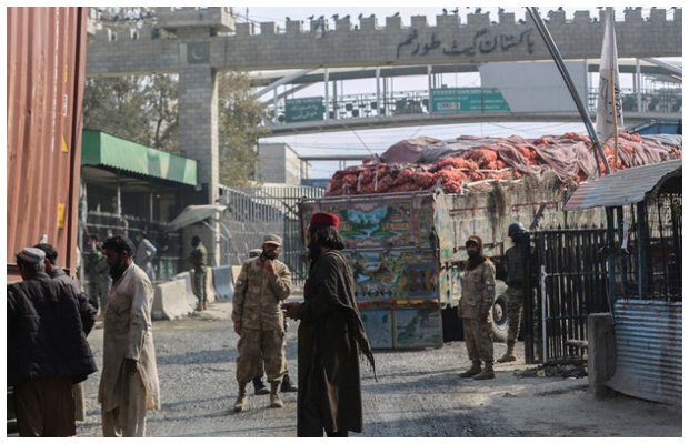 Pak-Afghan Torkham border crossing reopens for trade after a 10-day closure