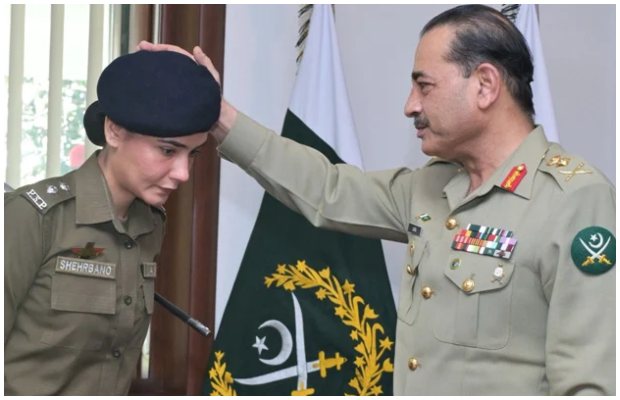 COAS Asim Munir lauds ASP Shehrbano for her heroic rescue of woman from the violent mob in Lahore