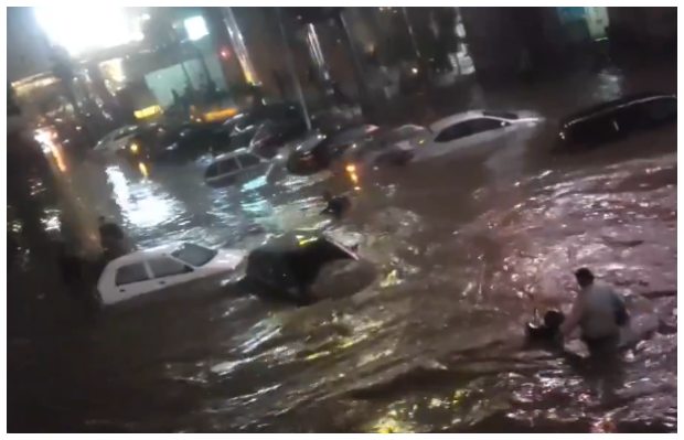 Few hours of Saturday night heavy rain wreaks havoc in Karachi