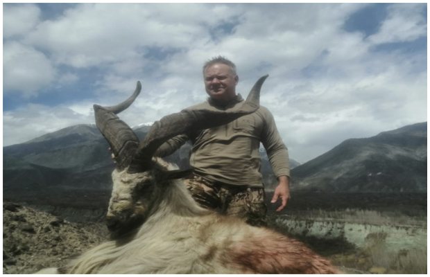American citizen hunts the highest-rated Astore markhor against a $181,000 permit