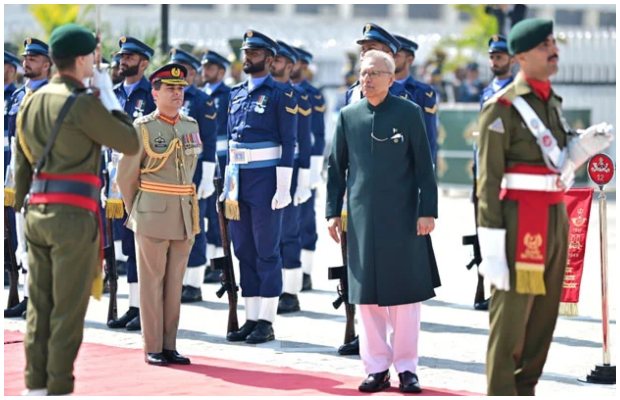 President Dr Arif Alvi presented with a farewell guard of honour