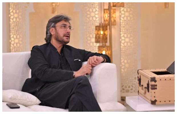 Adnan Siddiqui faces criticism for comparing ‘fly’ with woman