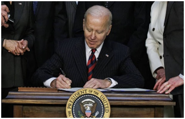 Biden signs US military aid bills that will grant billions to Israel and Ukraine