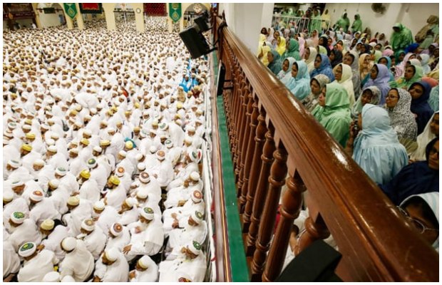 Karachi’s Bohra community celebrates Eid-ul-Fitr on Tuesday