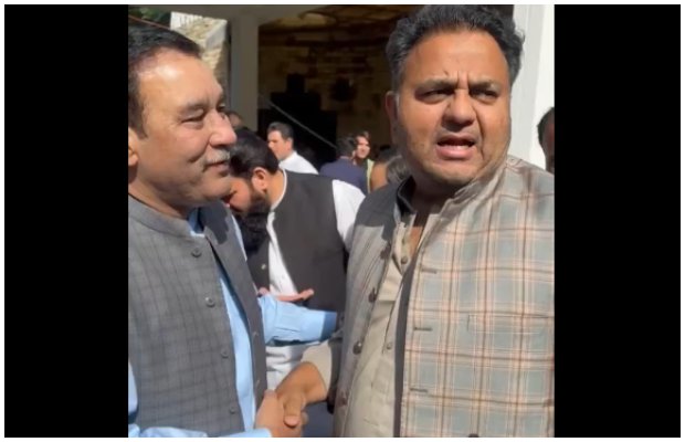 Fawad Chaudhry takes a U-Turn denies parting ways with PTI