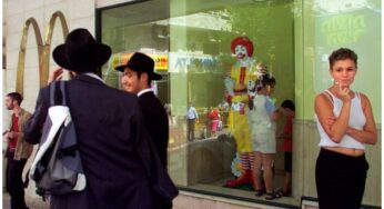 McDonald’s to buy all 225 Israeli franchise restaurants amid boycotts