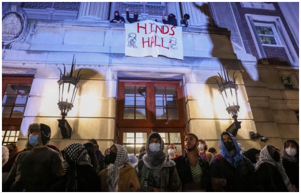 Student Protesters at Columbia Occupy the iconic Hamilton Hall